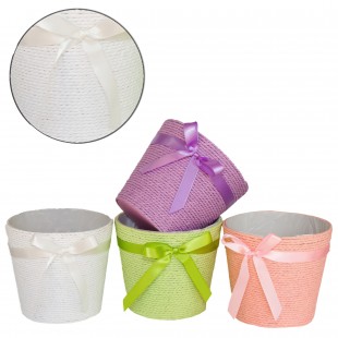 Coș rotund din textil croșetat alb cu fundă pentru aranjamente florale